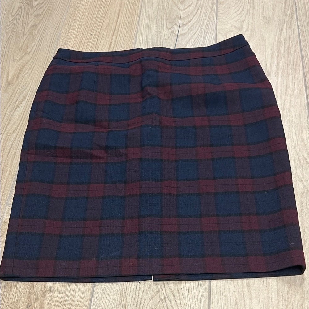 Contemporaine - Simons Chic Plaid Mini Skirt in Navy and Burgundy